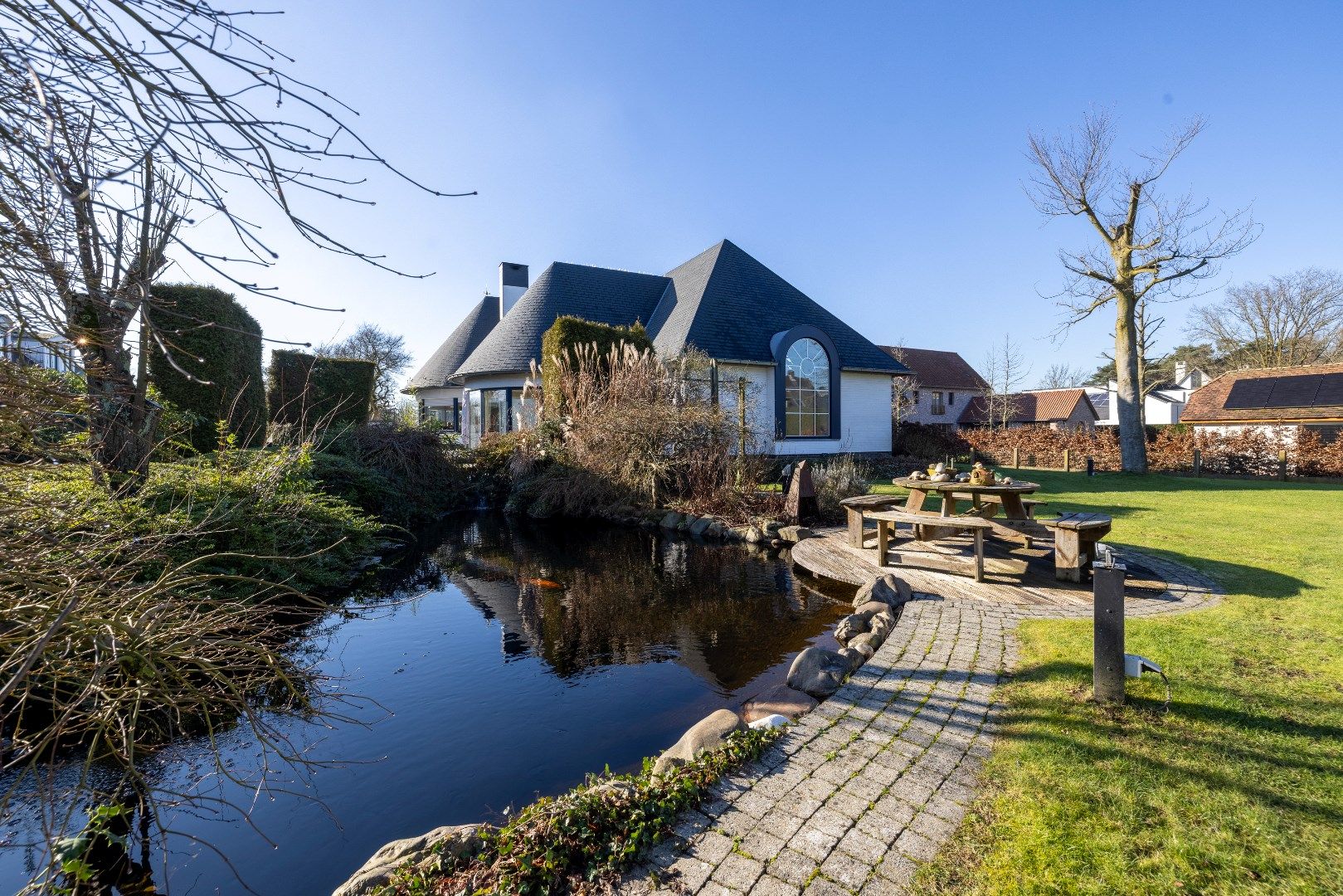 Unieke villa met binnenzwembad op een toplocatie  foto 26