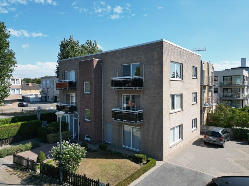 Aangenaam appartement gelegen in een kleinschalige residentie met interessante ligging! foto {{pictureIndex}}