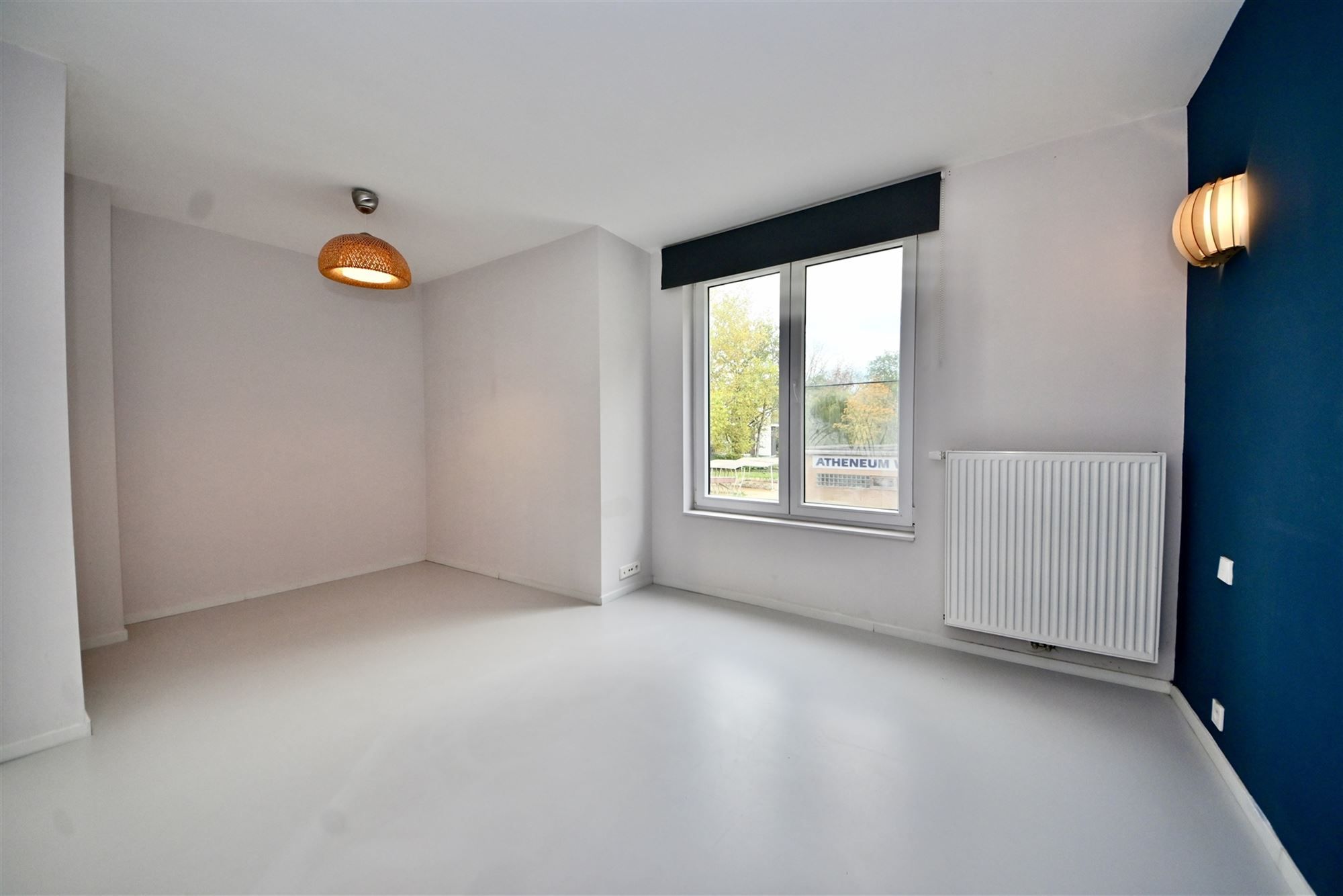 Appartement met 2 slaapkamers, terras en staanplaats.  foto 9