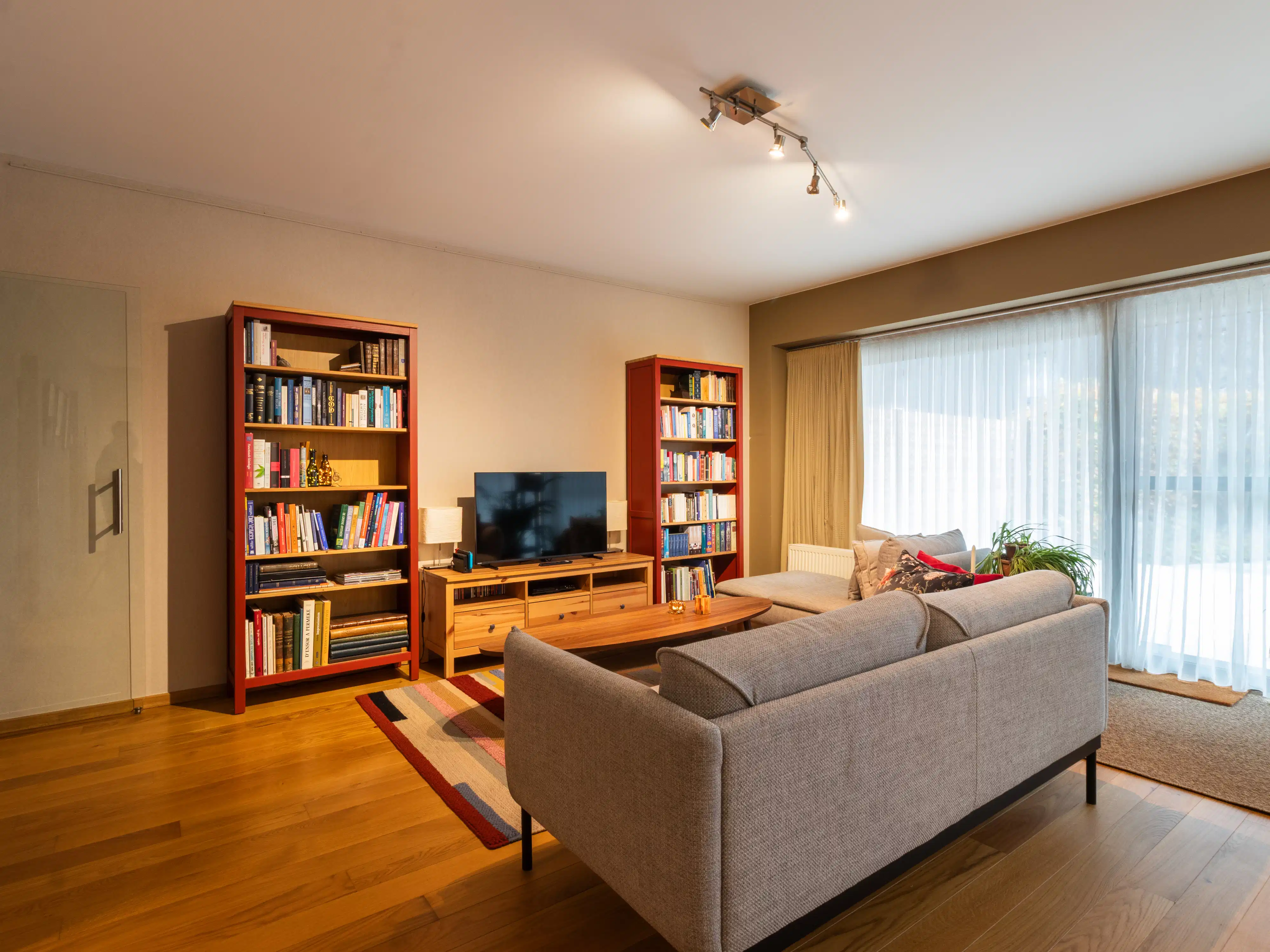 Ruim duplexappartement met garagebox en tuin foto 4