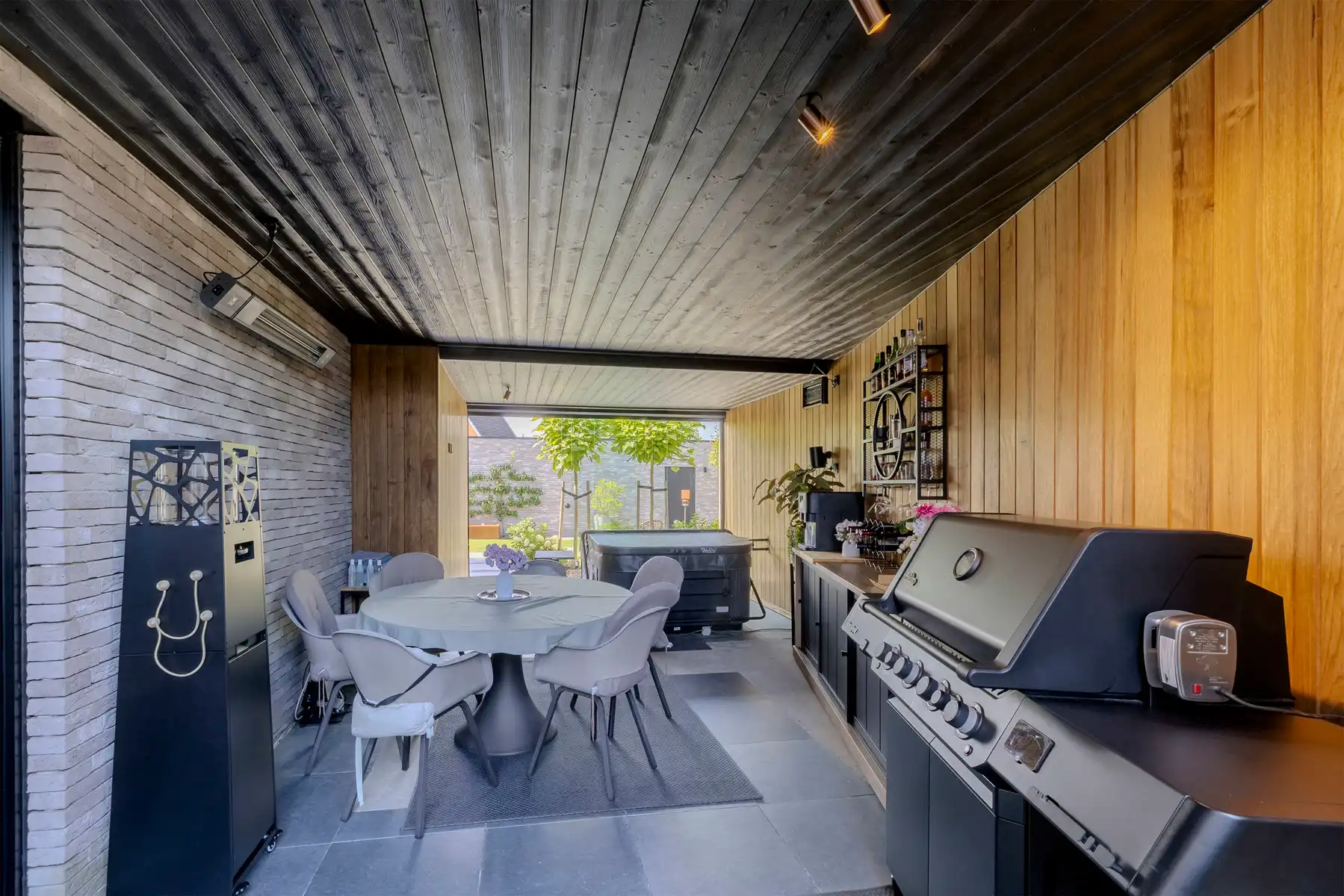 Instapklaar gelijkvloers appartement met carport, berging, luxe afwerking en aangelegde tuin foto 18