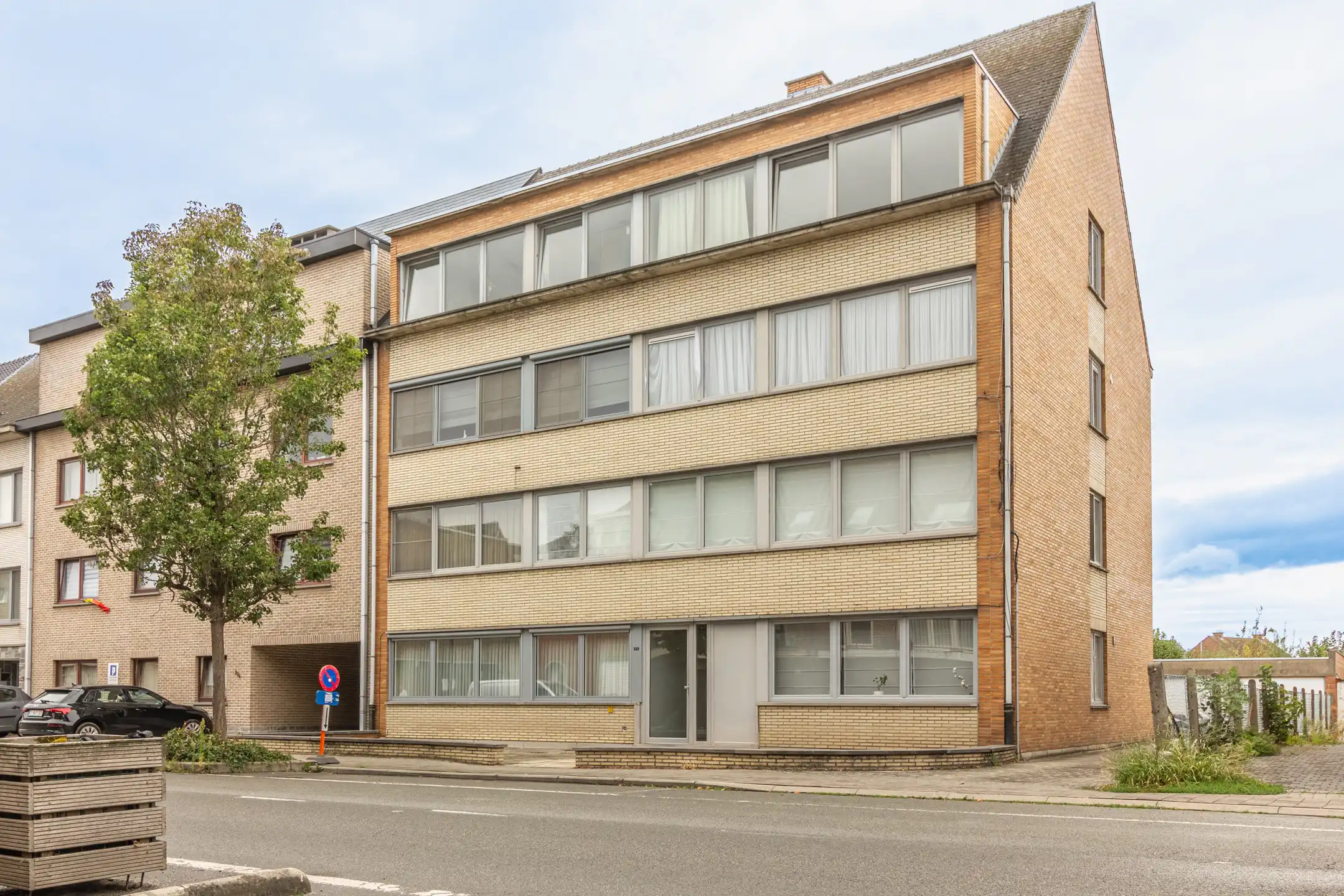 Gerenoveerd appartement met 2 slaapkamers Sint-Pieters-Leeuw foto {{pictureIndex}}