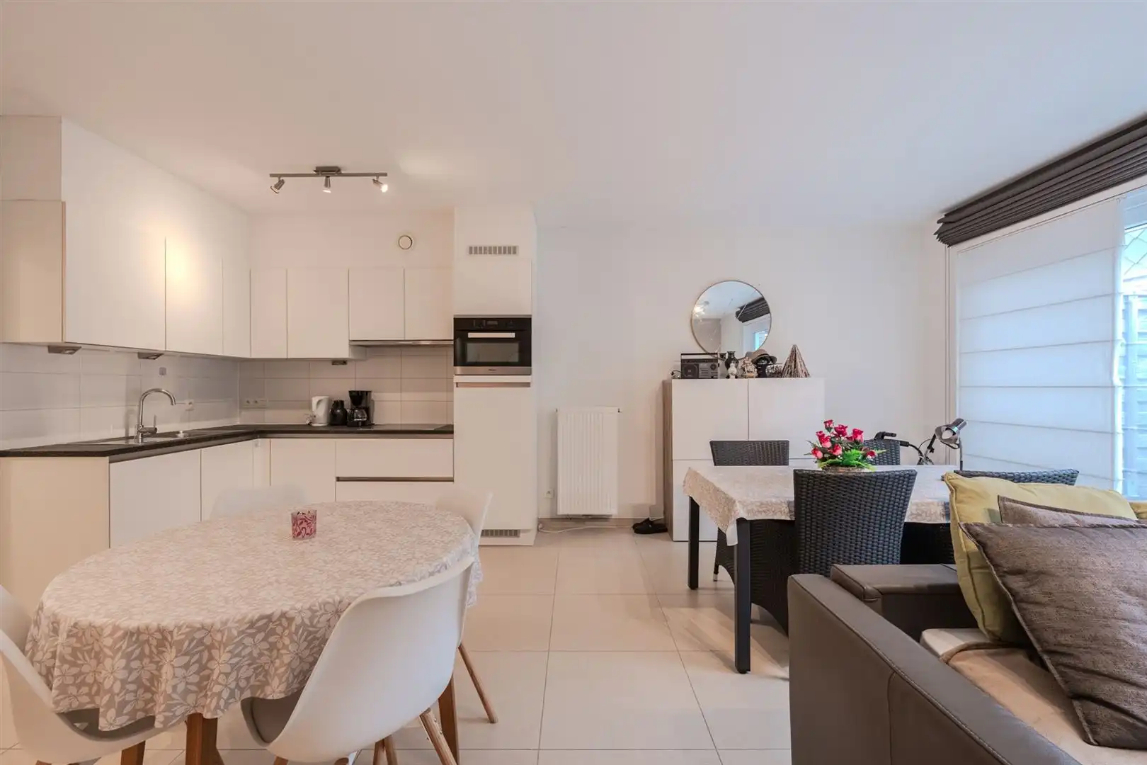 1 slaapkamer appartement in recent gebouw foto 12
