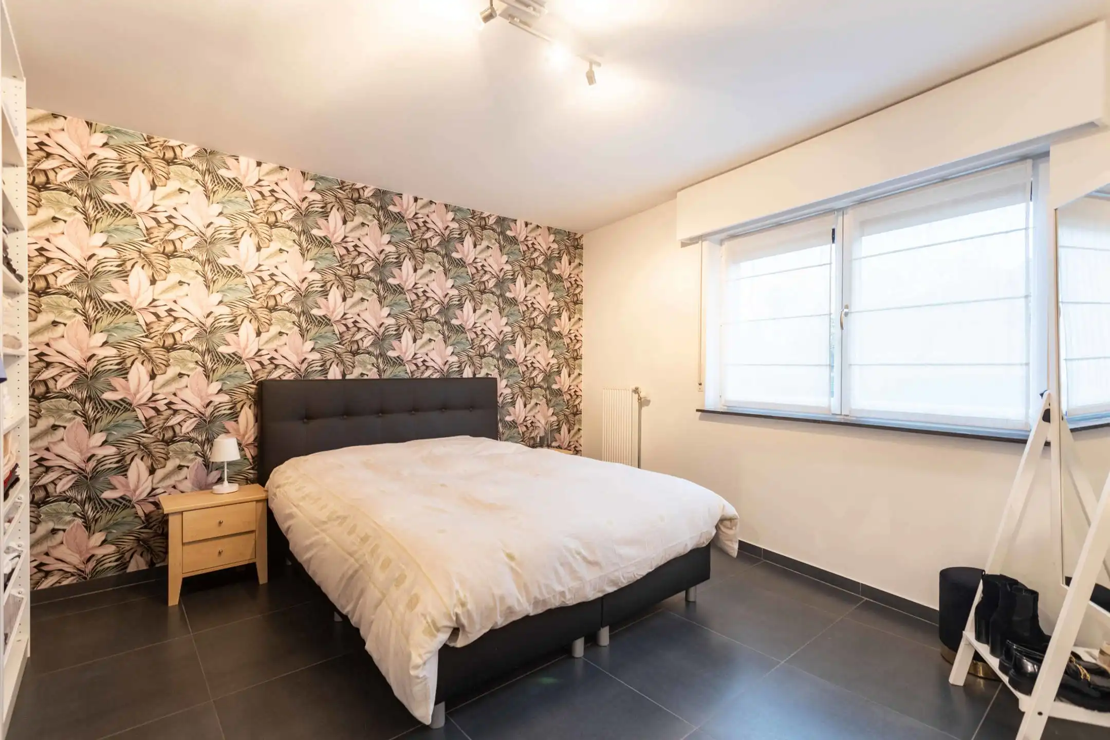 Instapklaar appartement met groot terras en garage foto 10