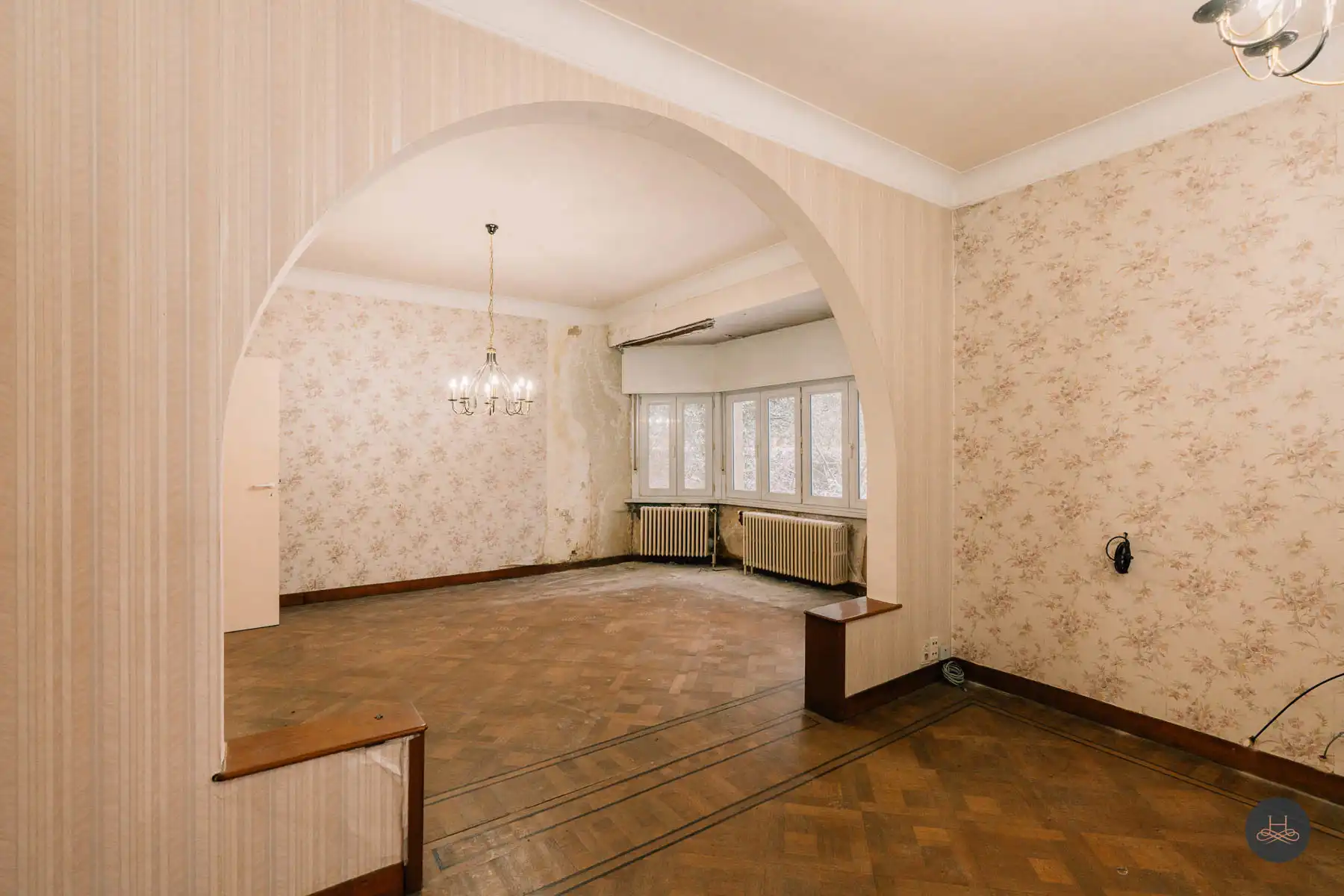 Riante woning met 5 slaapkamers op een uniek perceel.  foto 2