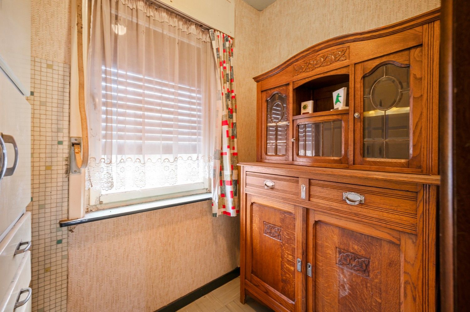 Te renoveren woning met magazijn en veel potentieel op toplocatie in Lint foto 13