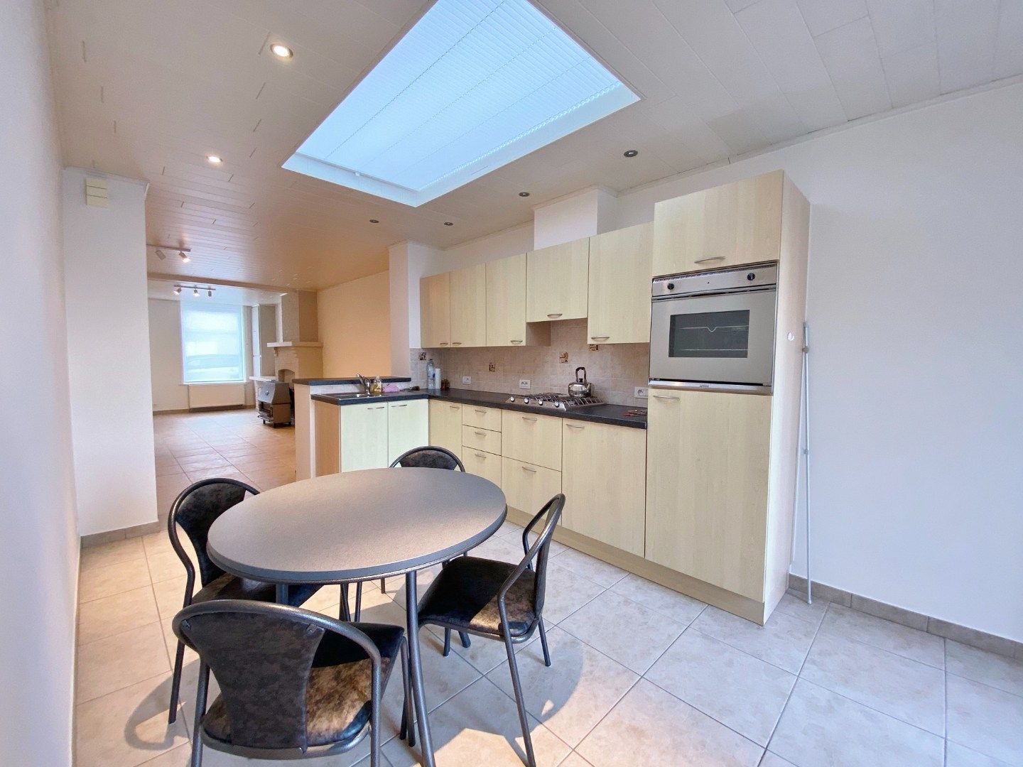 Vernieuwde woning met garage, tuin en uitweg in de dorpskern.  foto 5