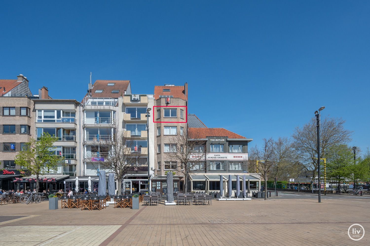 Aangenaam 2 slaapkamerappartement met open zicht over het Alfredverweeplein te Knokke. foto 13