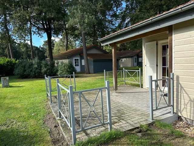 Gezellige,  vrijstaande en ingerichte vakantiewoning foto 6