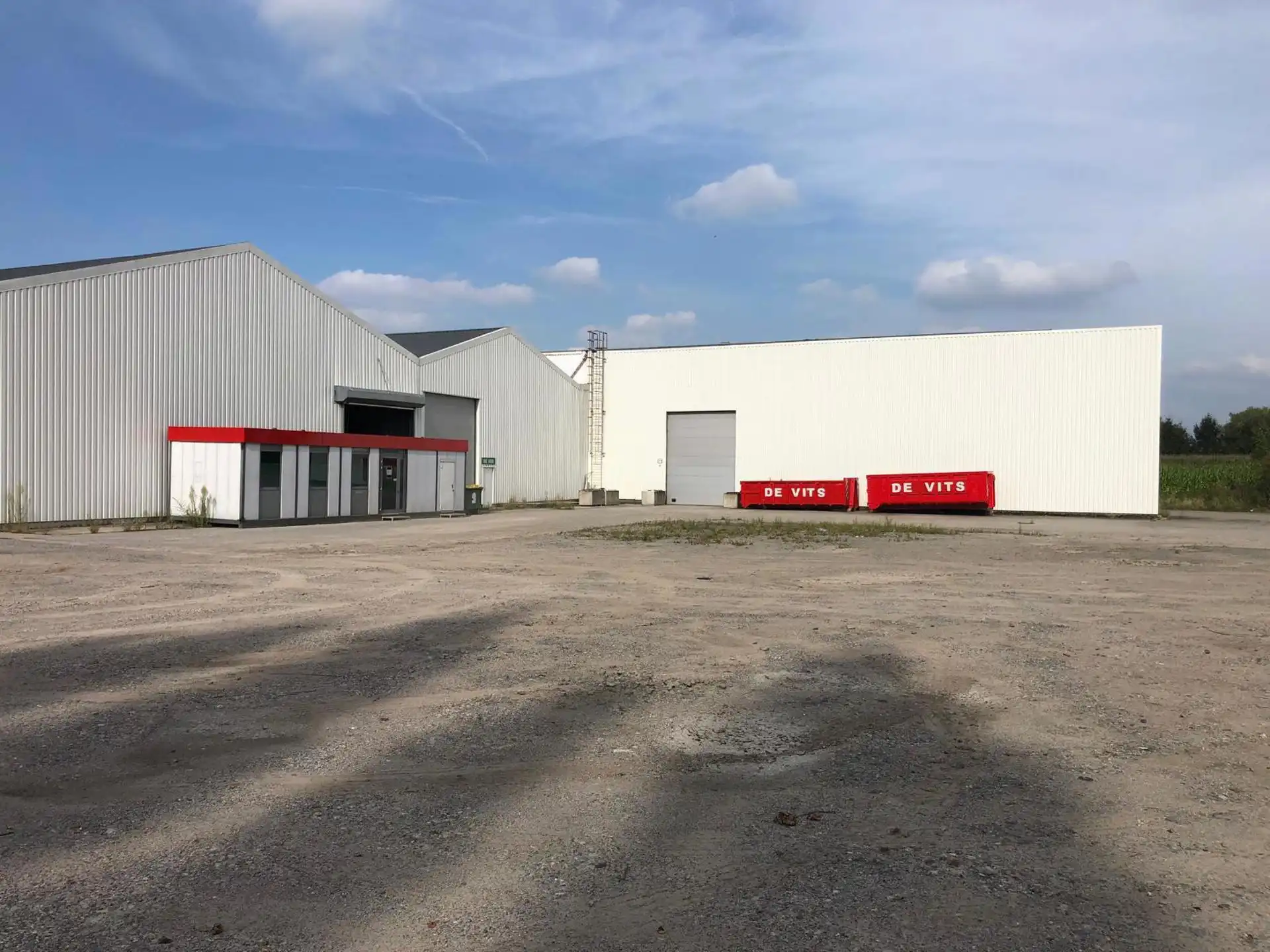 Buitenterrein +/- 8.000m² te huur foto 6