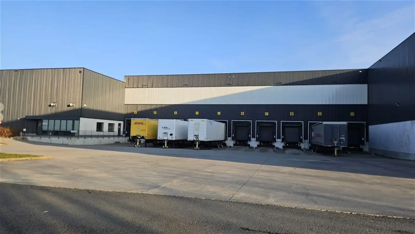 Logistiek met kantoren foto 6