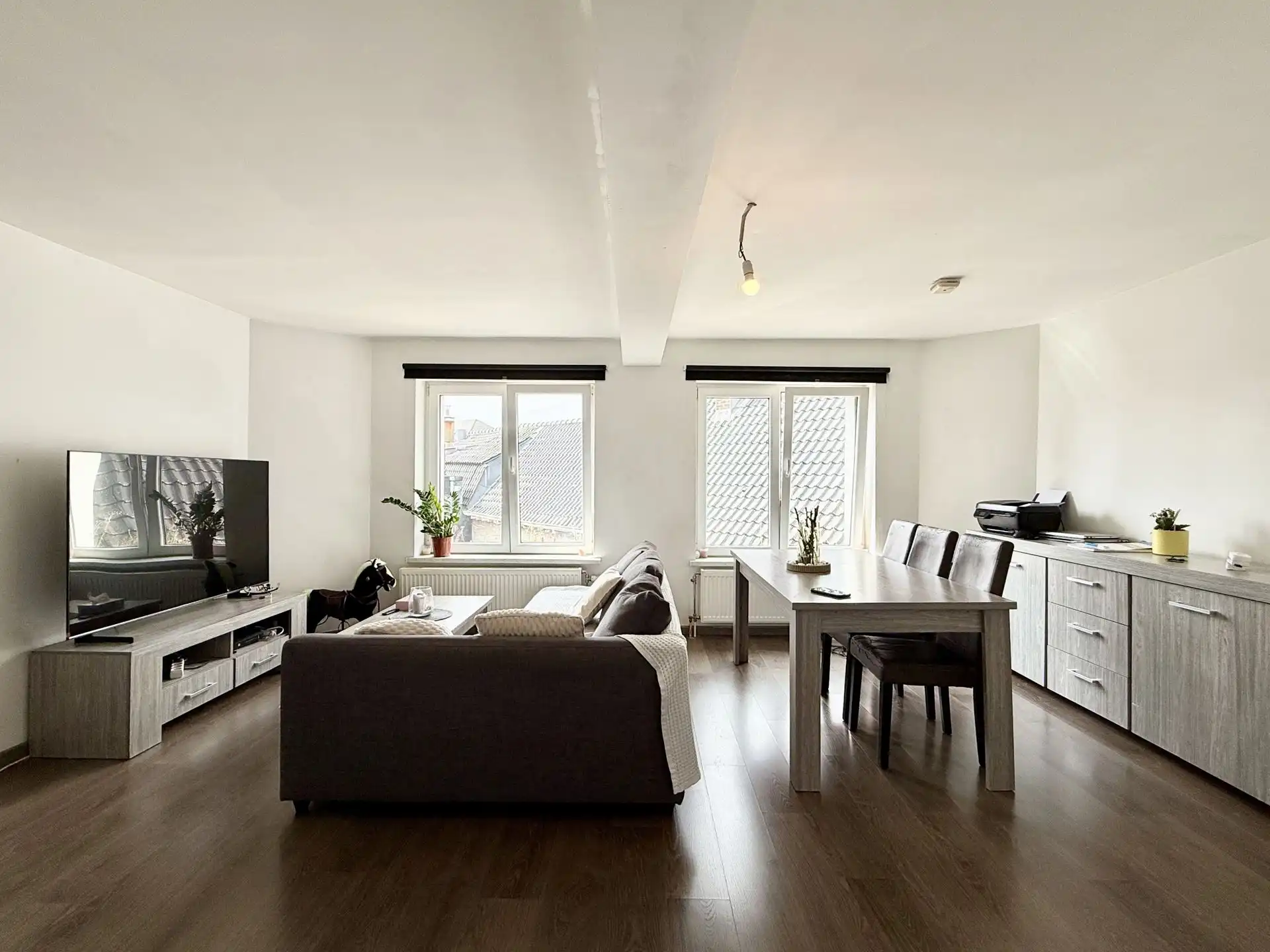 Appartement met 1 slaapkamer van 90 m² met kelder. foto 2