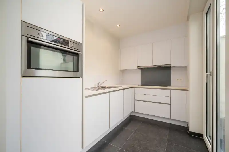 Gerenoveerde rijwoning te centrum Roeselare foto 4