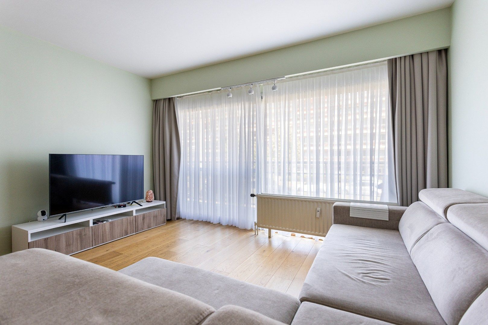 Instapklaar 1 slaapkamer appartement met terras en garagebox! foto 6