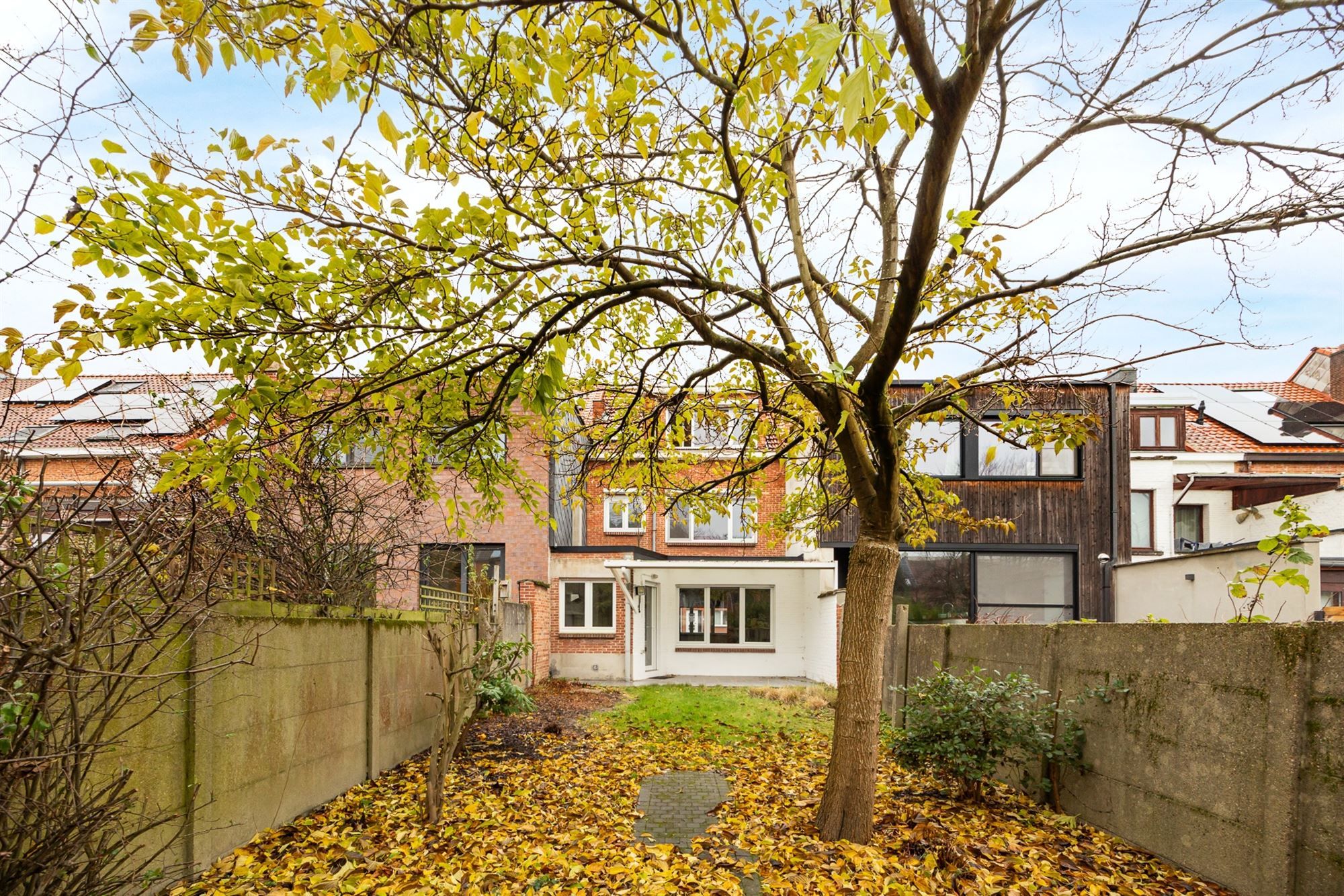 Op te frissen woning met 4-6 slpkmrs en Z-tuin foto 4