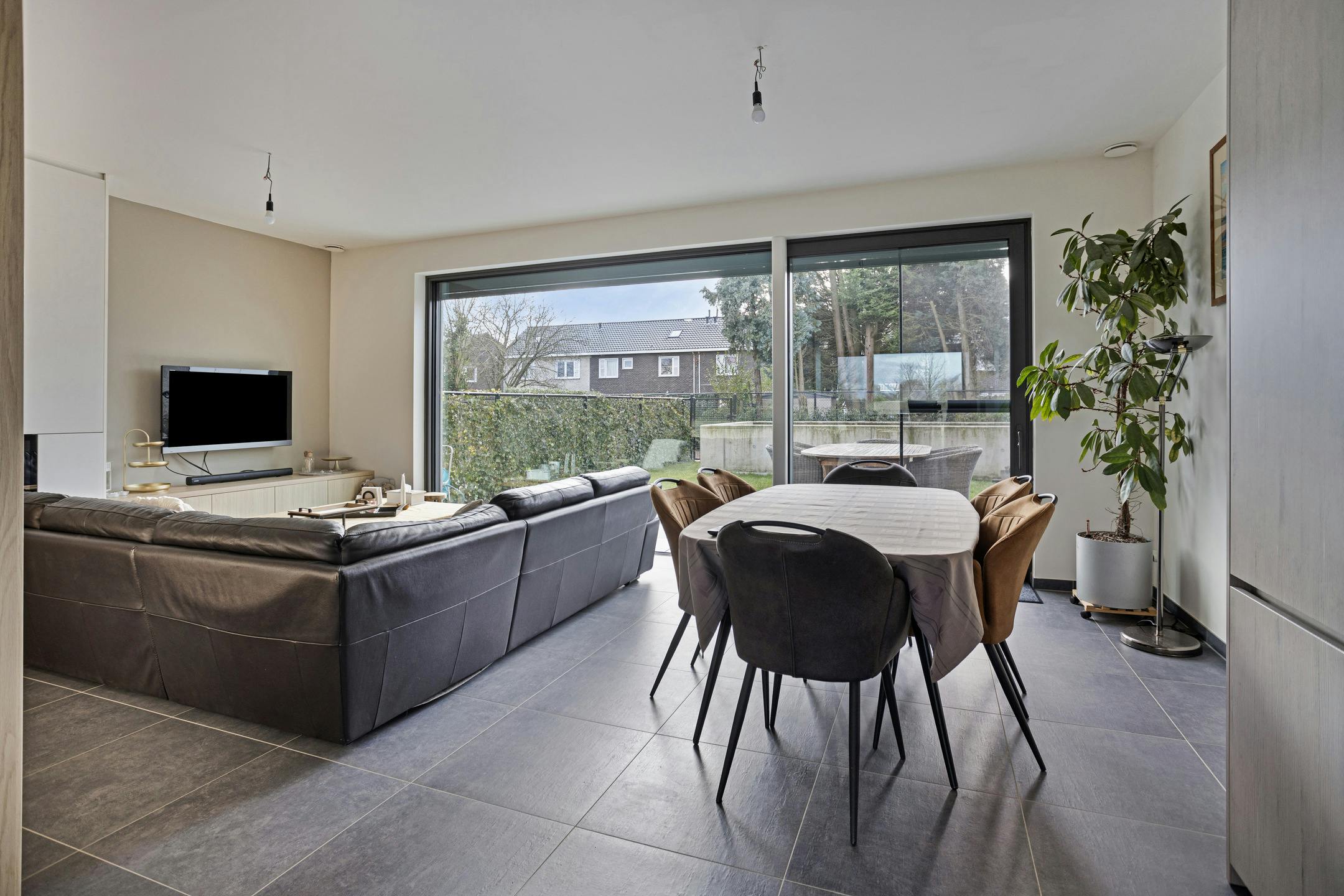 Ruime en kwalitatieve woning te koop in Brecht! foto 10
