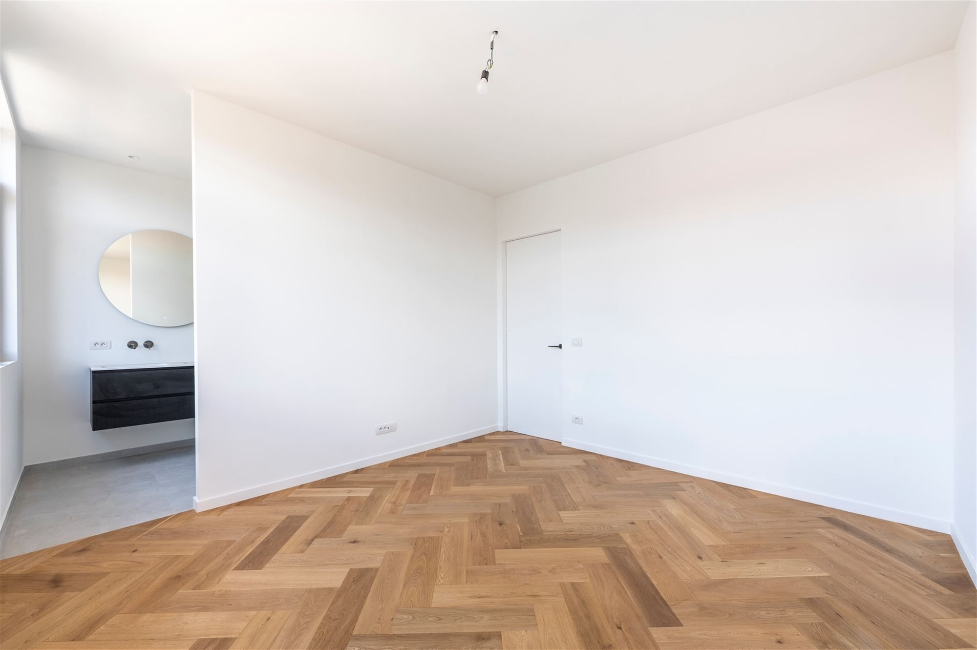 Gerenoveerde penthouse met ruim terras foto 13