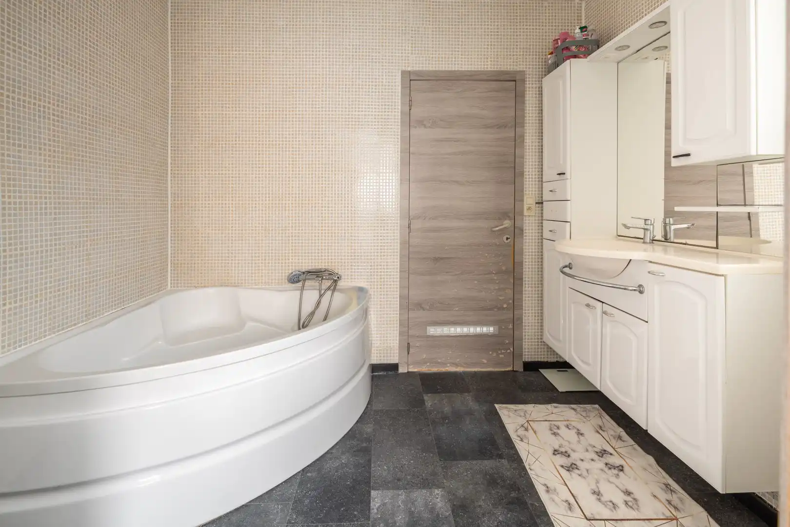 Stil en centraal wonen in het hart Merksem! foto 10