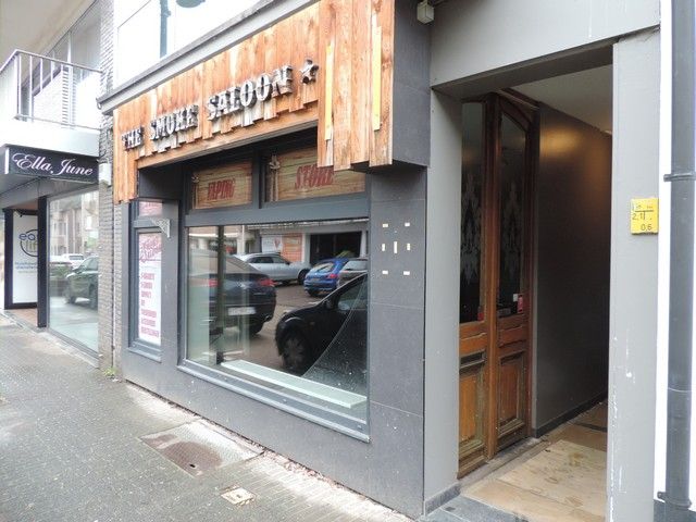 Knap handelspand met woonst in het centrum  foto {{pictureIndex}}