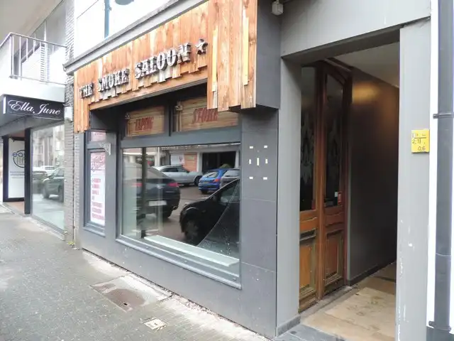 Knap handelspand met woonst in het centrum  foto {{pictureIndex}}