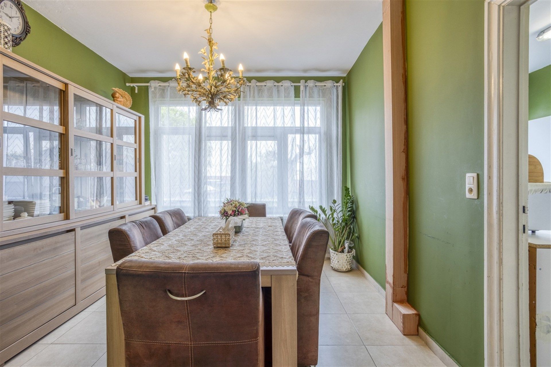Ruime bel-étagewoning met 4 slaapkamers Betonconstructie foto 14