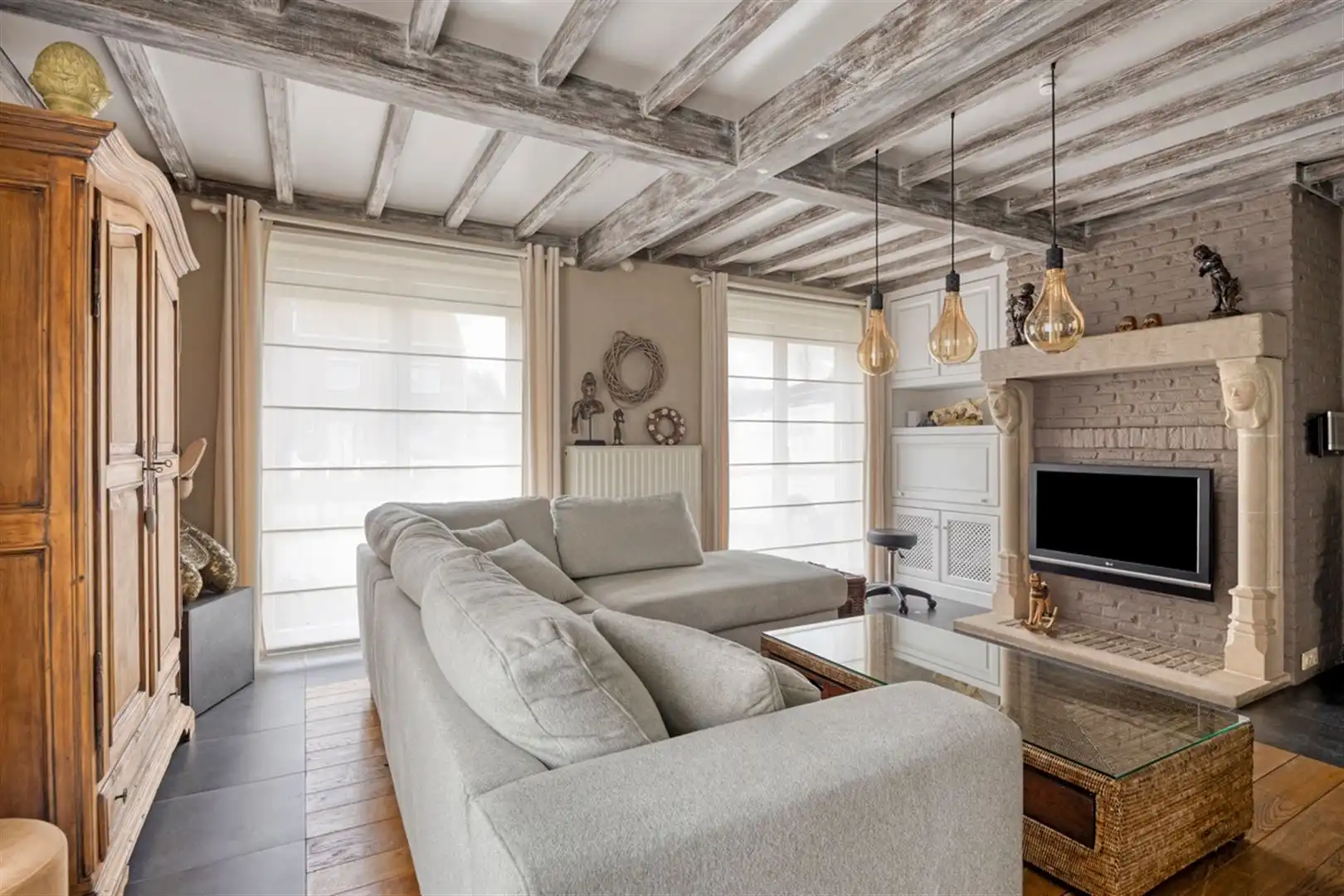 Goed onderhouden en mooi afgewerkte woning op een toplocatie te Oostakker.  foto 4