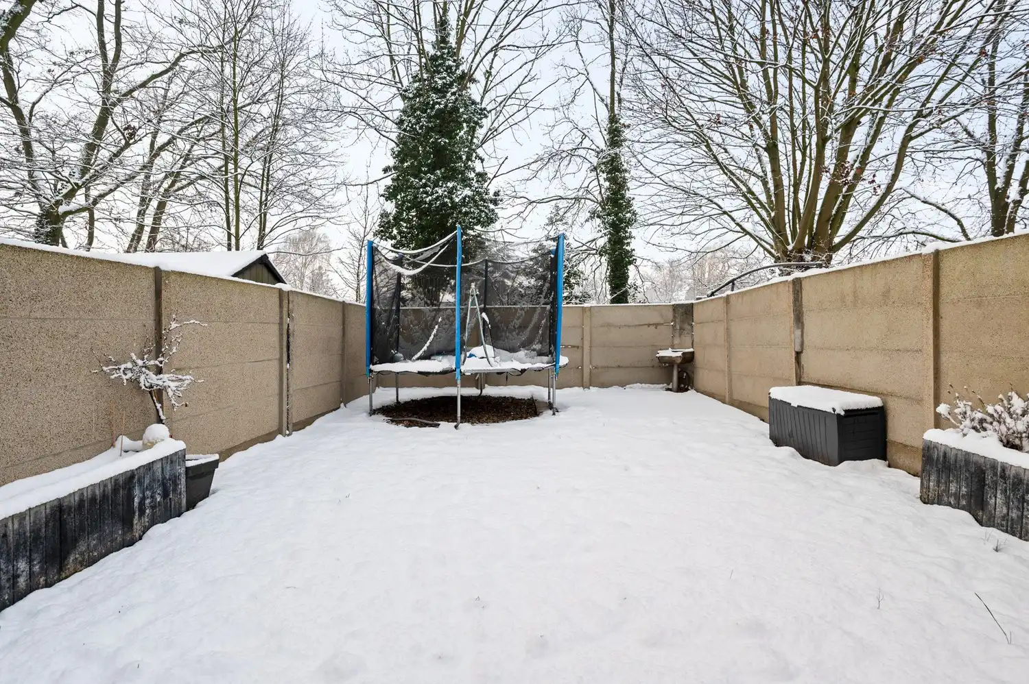 Ruime grotendeels gerenoveerde belétage met 3 slaapkamers, tuin en garage met oprit in Kapellen foto 16