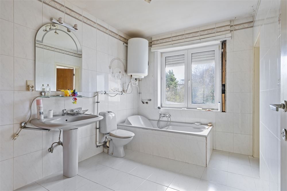 Op te frissen herenwoning met tal van mogelijkheden! foto 16
