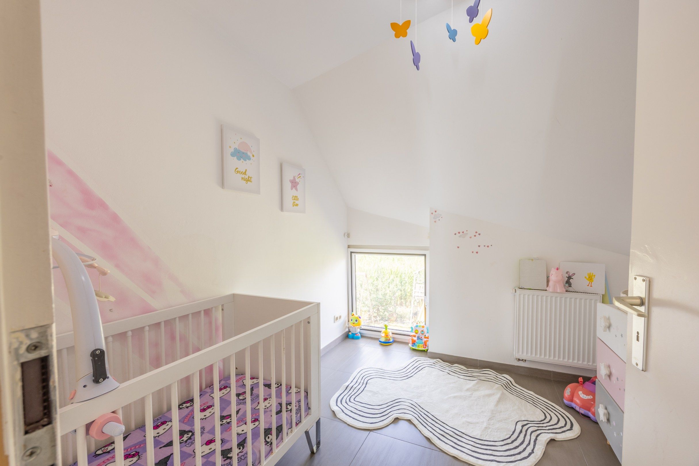 Instapklare halfopen woning met drie slaapkamers en tuin foto 10