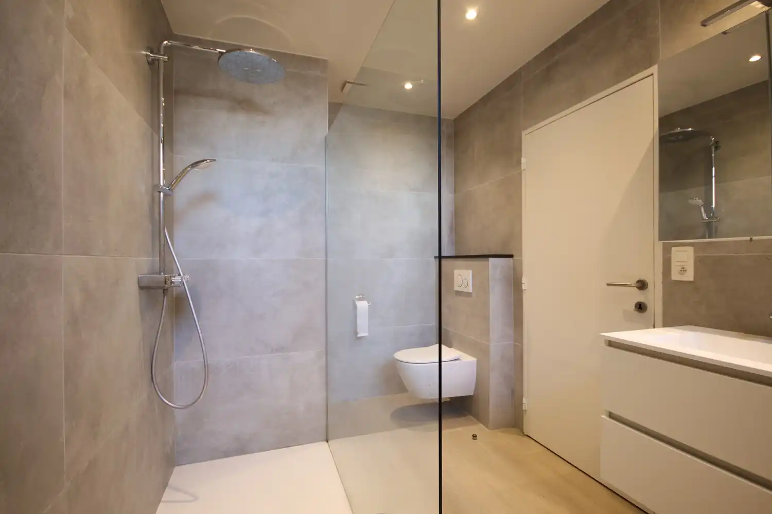 Ruim lichtrijk appartement met 3 slaapkamers en 2 terrassen foto 13