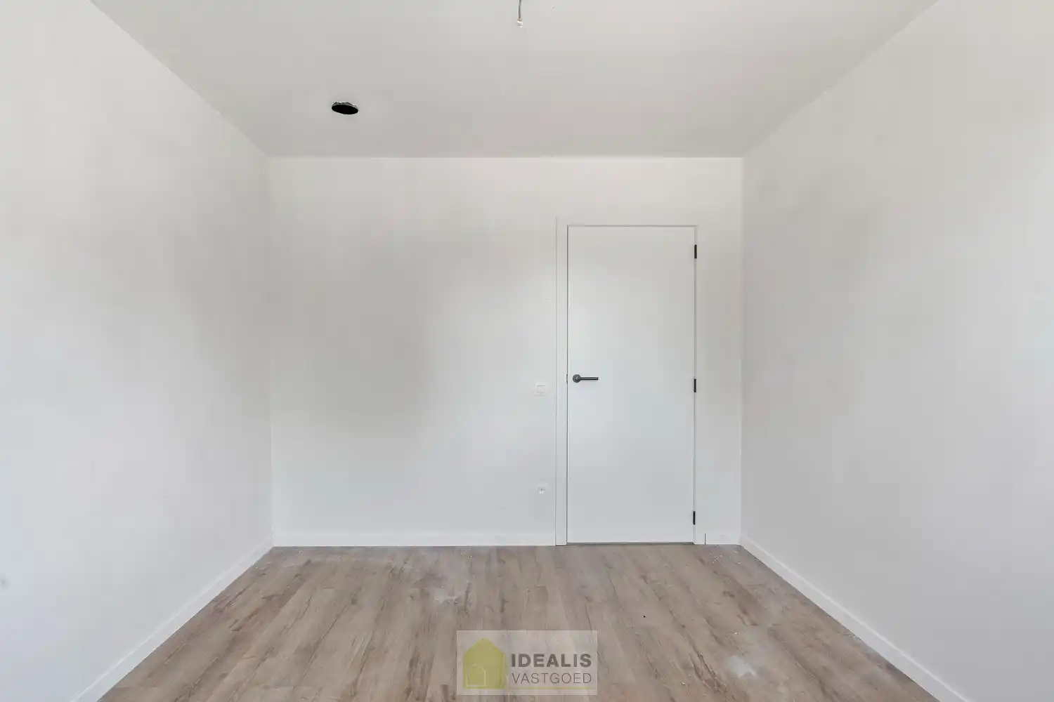 PRACHTIGE NIEUWBOUWWONING (GRONDAANDEEL €116.000,00 + 12% REGISTRATIERECHTEN EN CONSTRUCTIE € 277.000,00 + 21% BTW) MET EEN HEERLIJK LICHTRIJKE WOONKAMER MET OPEN KEUKEN MET AANSLUITEND BERGPLAATS, BUREEL, INPANDIGE GARAGE, 3 SLAAPKAMERS, EEN RUIME BADKAMER VOORZIEN VAN ALLE COMFORT! EEN HEERLIJK RUIM HUIS MET INPANDIGE GARAGE, EEN LEUKE TUIN, OP EEN GEGEERDE LOCATIE NABIJ HET CENTRUM VAN REPPEL! foto 19