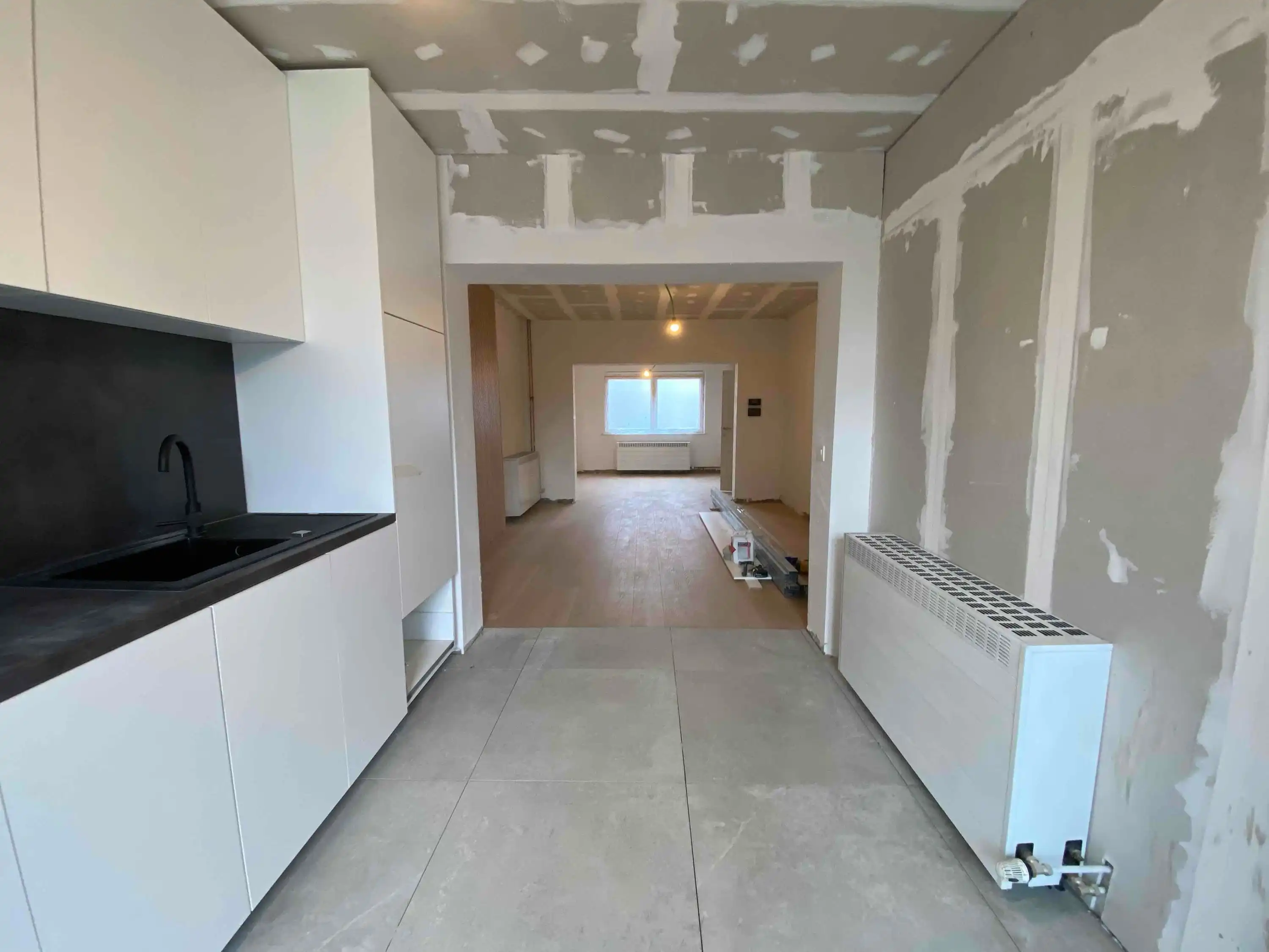 Volledig vernieuwe woning met tuin foto 6