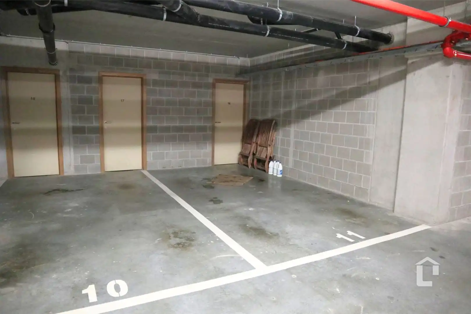 Recent, instapklaar gelijkvloersappartement met groen uitzicht foto 14