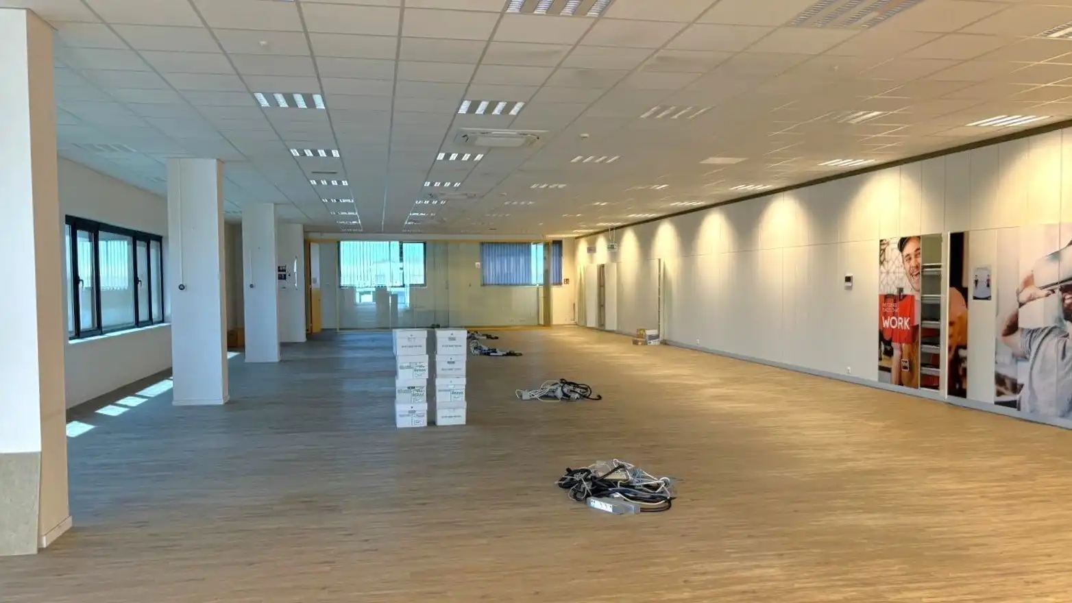 Instapklaar kantoor te huur aan de voorhaven in Gent foto 4