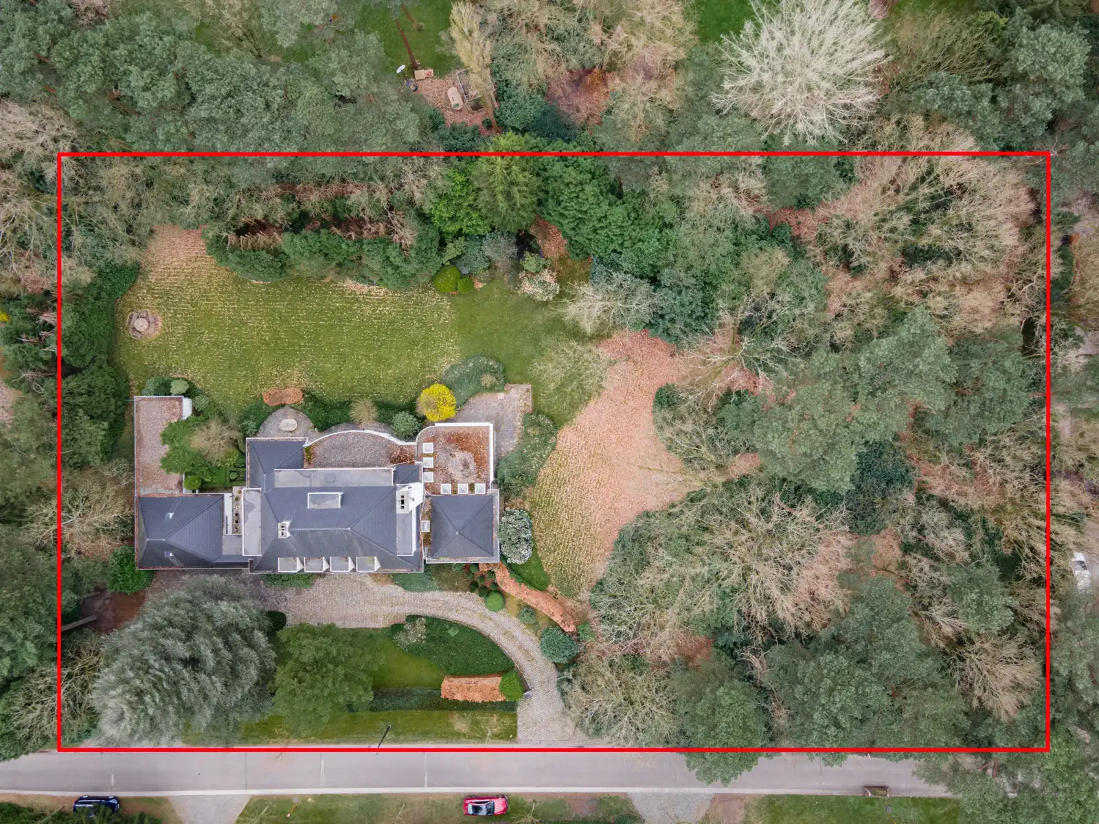 Te renoveren villa op toplocatie, voorkant Schilde  foto 36