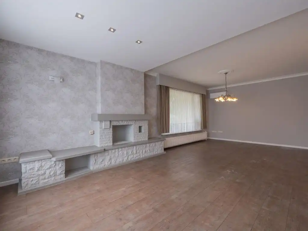 Goed onderhouden, op te frissen splitlevel woning foto 11