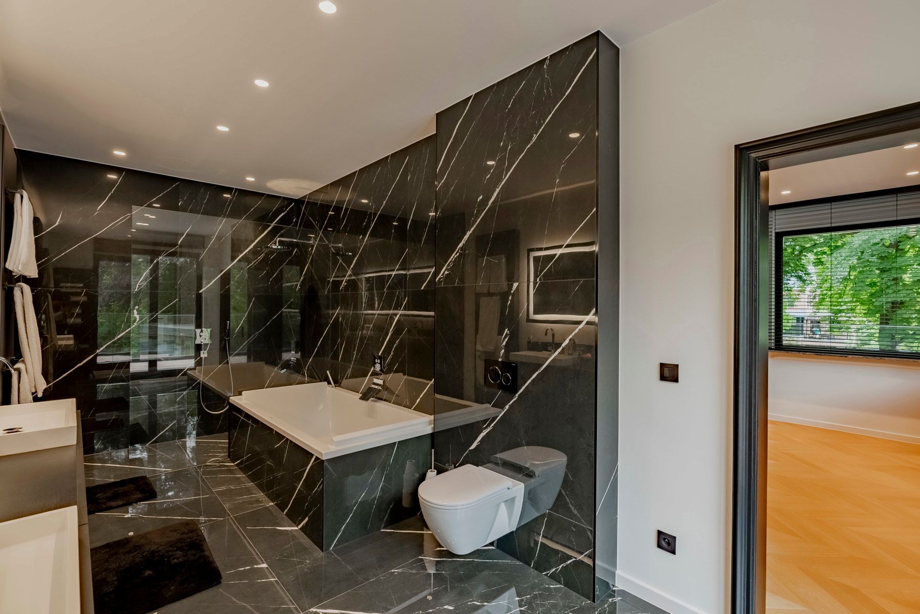 Royale art-nouveauvilla op ca. 4162 m² in Schotenhof. foto 14