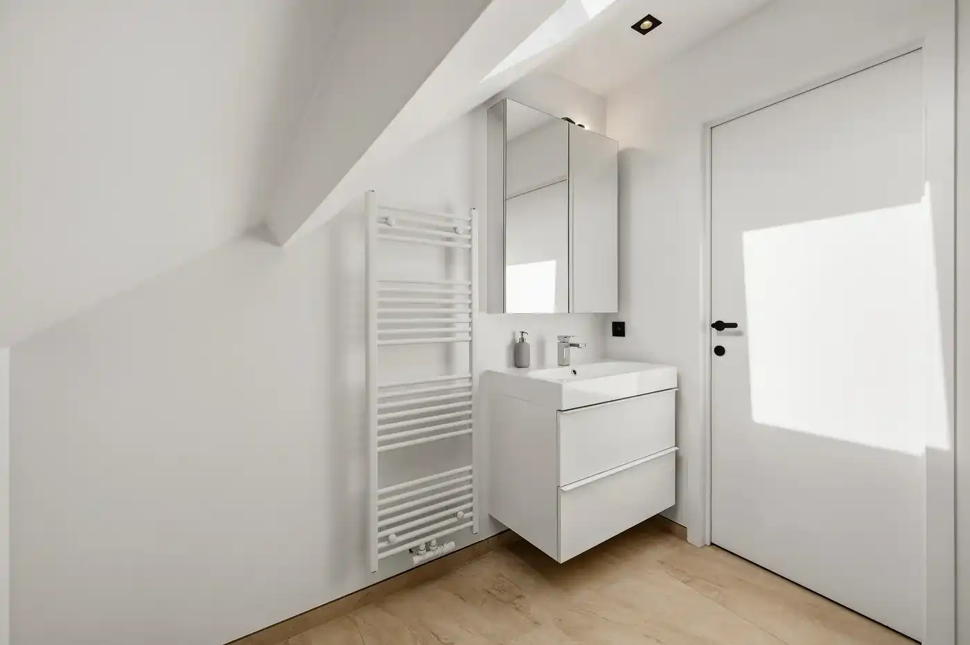 Modern gerenoveerde halfopen woning met 5 slaapkamers, tuin en garage in Tienen foto 23