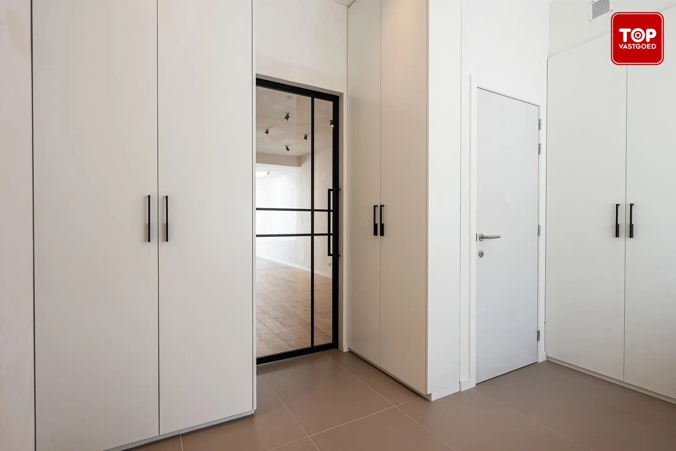 Totaal gerenoveerde woning (EPC A+) met 3 slaapkamers en tuin.  foto 6