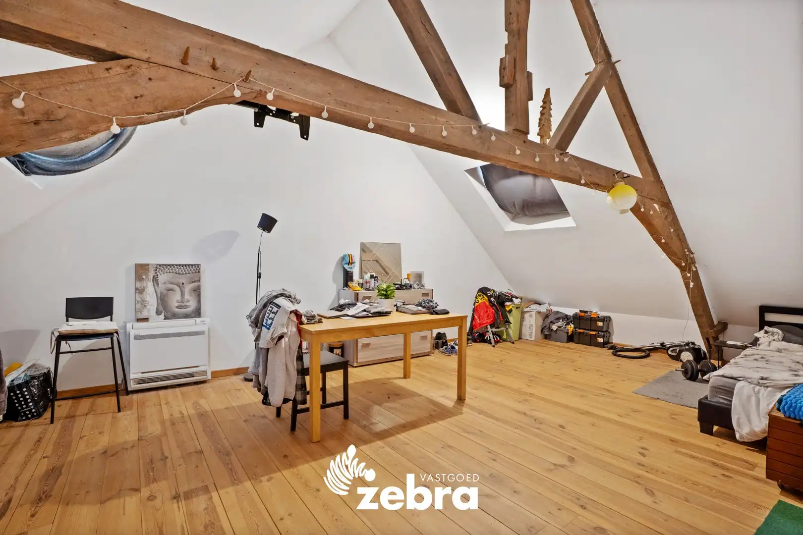 Gerenoveerde woning met 4 slaapkamers en garage te Roesbrugge! foto 15