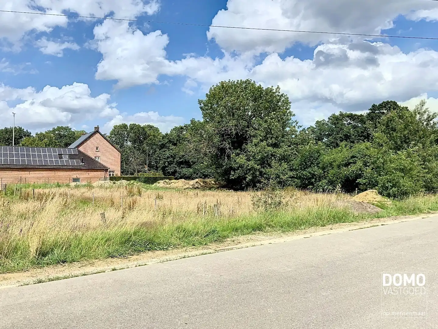 Ruime bouwgrond voor een half open bebouwing, gelegen op een perceel van 7a30ca. foto 6