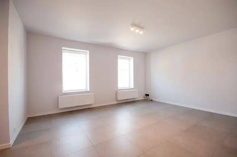 --- NIEUW --- Ruime, volledig gerenoveerde woning (±164m²) met 4 slaapkamers foto 3