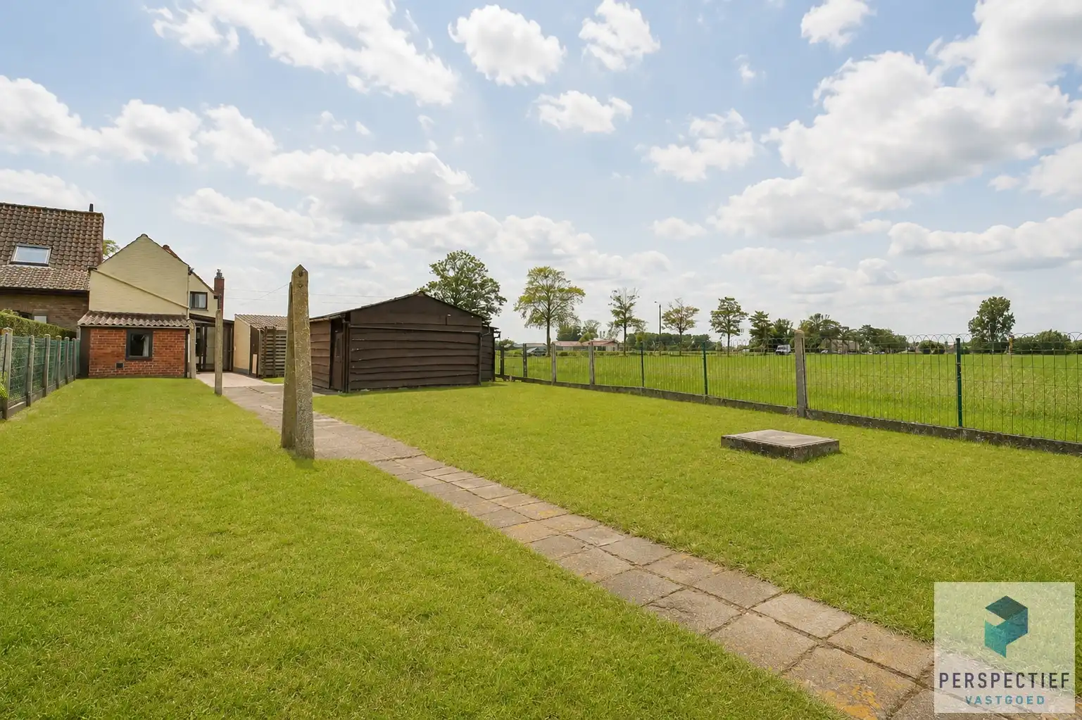 Te renoveren woning met rondom landelijke uitzichten foto 4