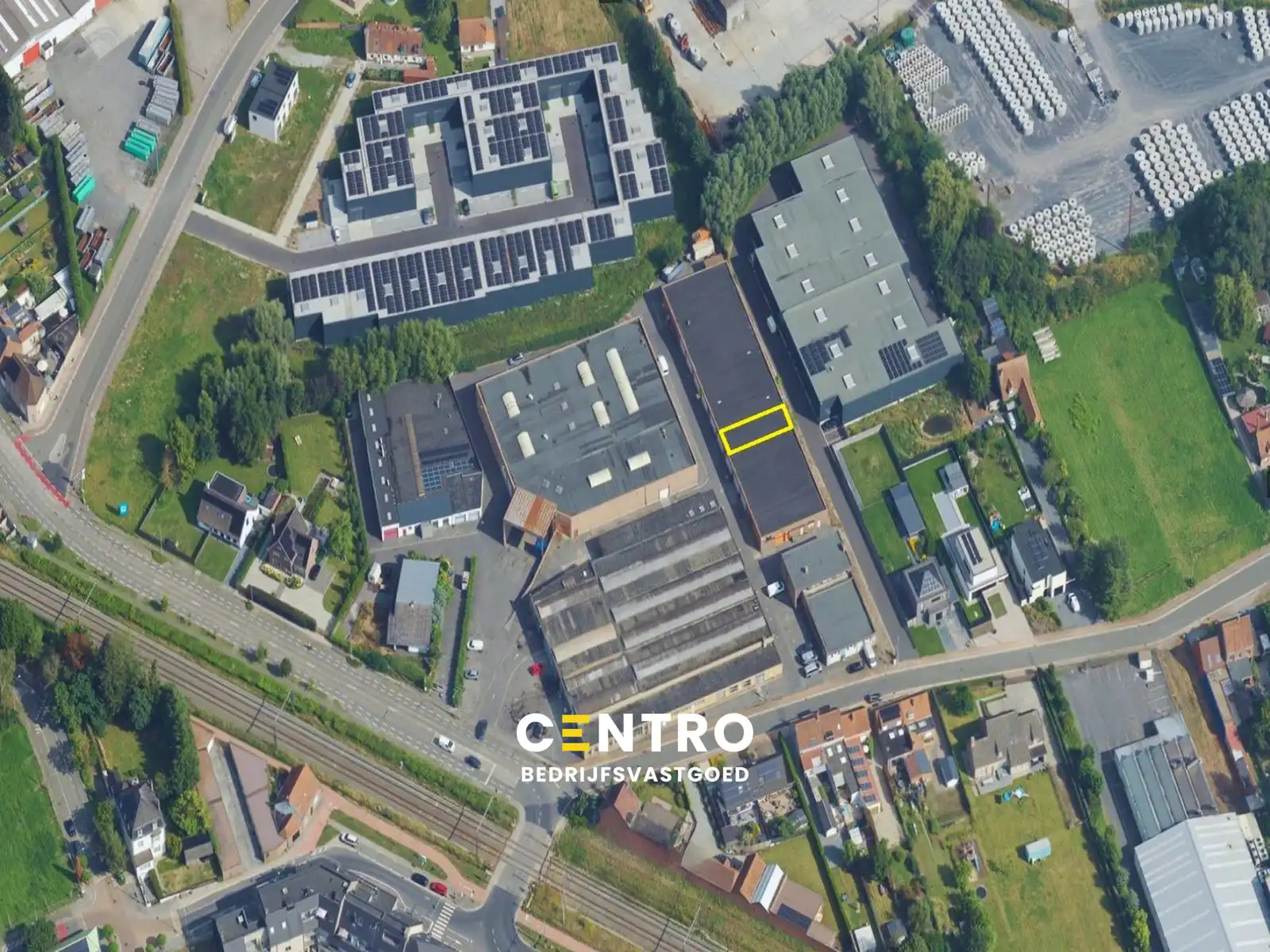 Goed gelegen LOODS (ca.120 m2) met elektrische sectionaalpoort te RUMBEKE. foto 6