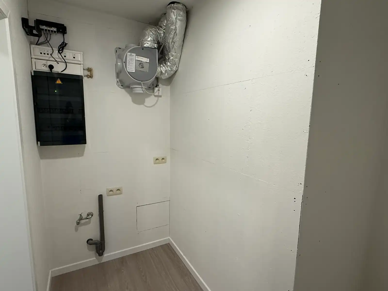  Polyvalente kantoorruimte en 2 appartementen foto 25