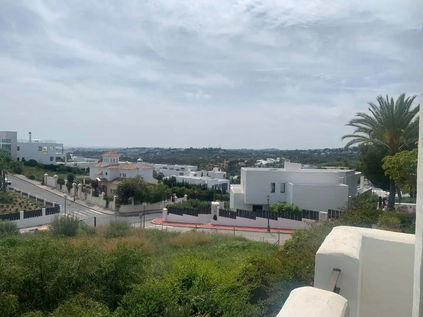 Gezellige duplex met zicht over de Nueva Andalucia vallei naar de Middellandse zee. foto 5