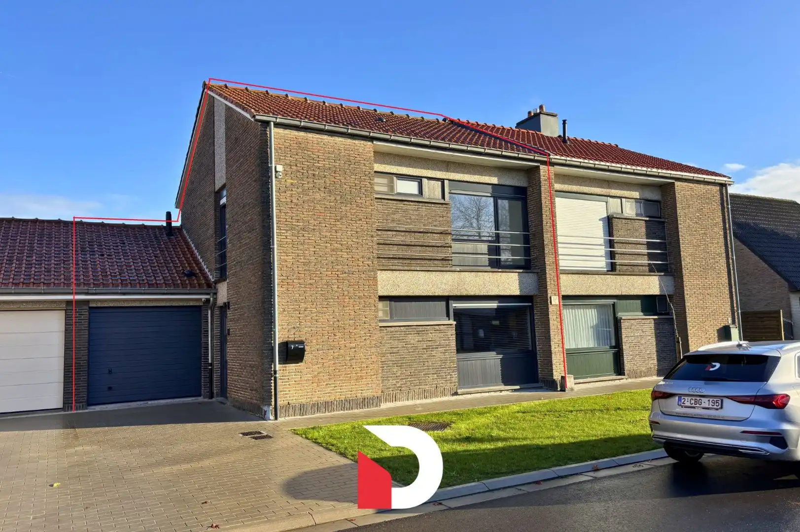 Gerenoveerde, lichtrijke woning met 3 slaapkamers en garage  foto {{pictureIndex}}