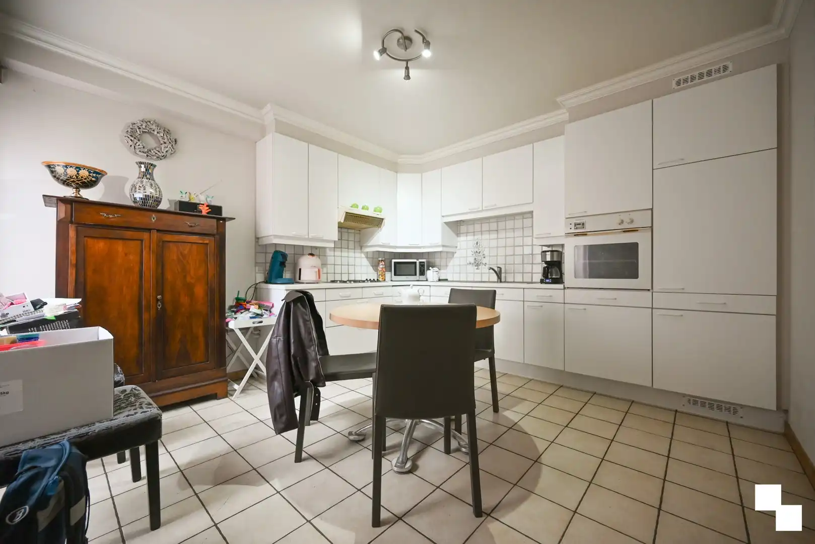 Zeer ruim appartement nabij de Grote Markt van Izegem foto 13