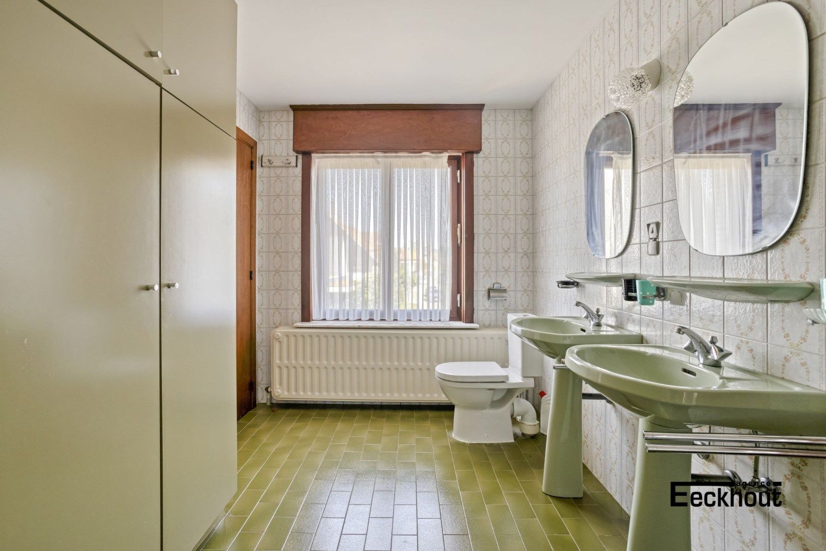Zeer ruime (247 m²), halfopen woning met veel potentieel! foto 15