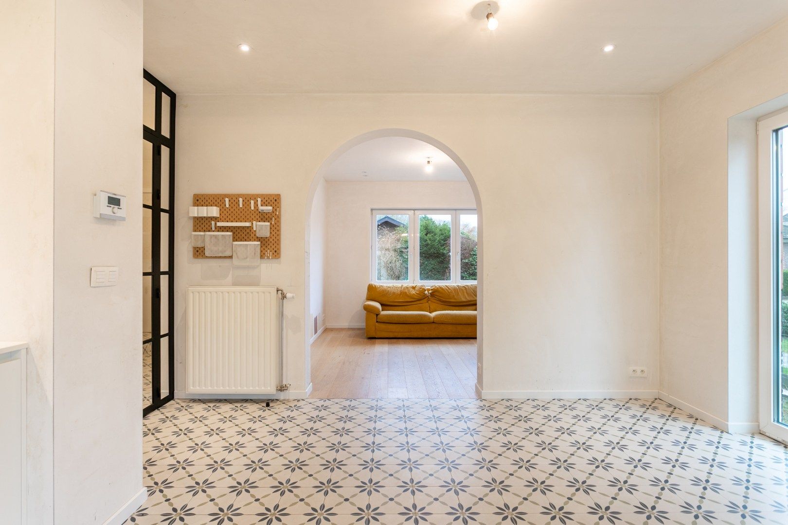 Instapklare woning met 4 slpk op perceel van 5a 45ca foto 5